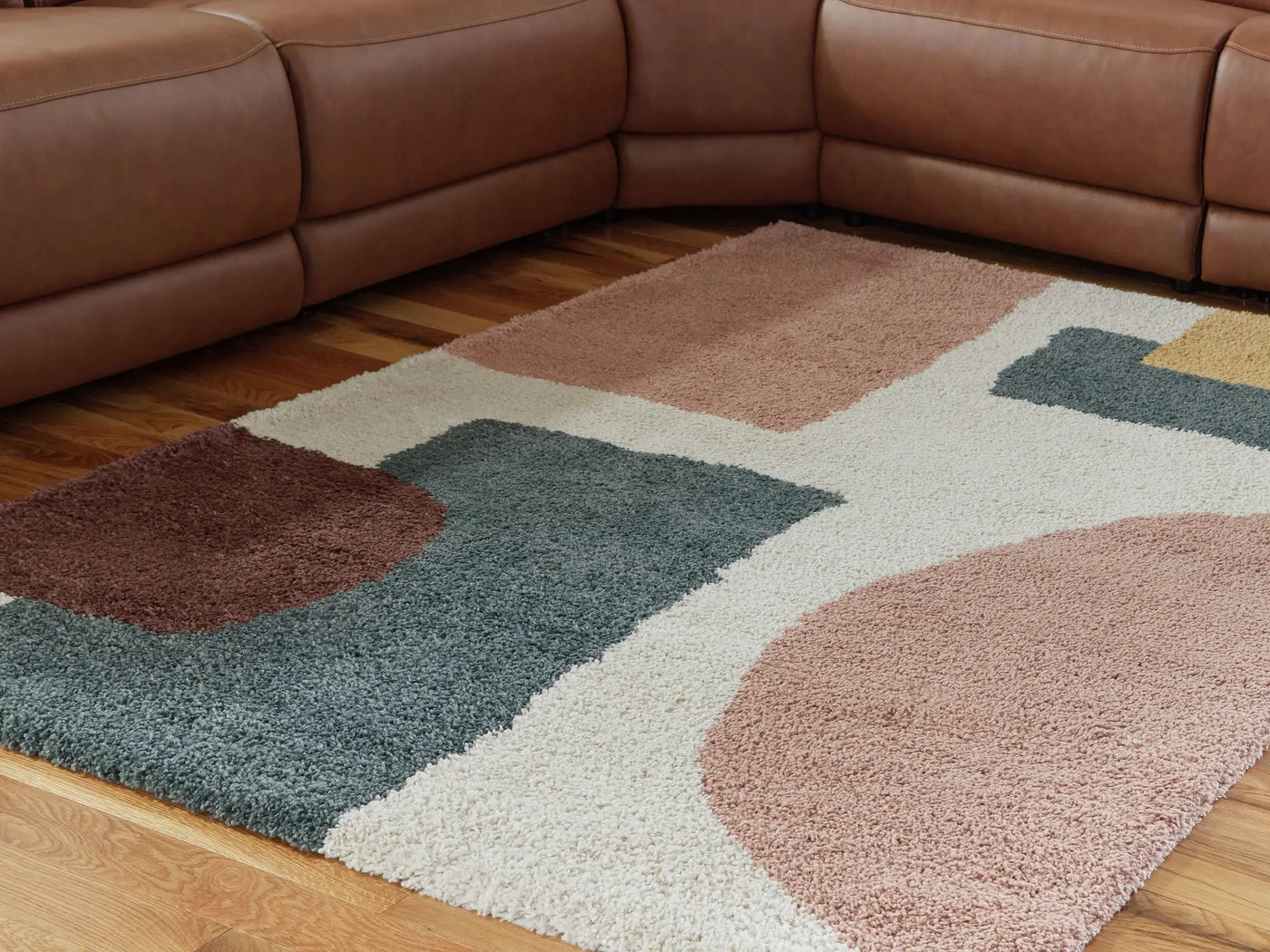 Flynnwick - Rug by Unique Piece Furniture