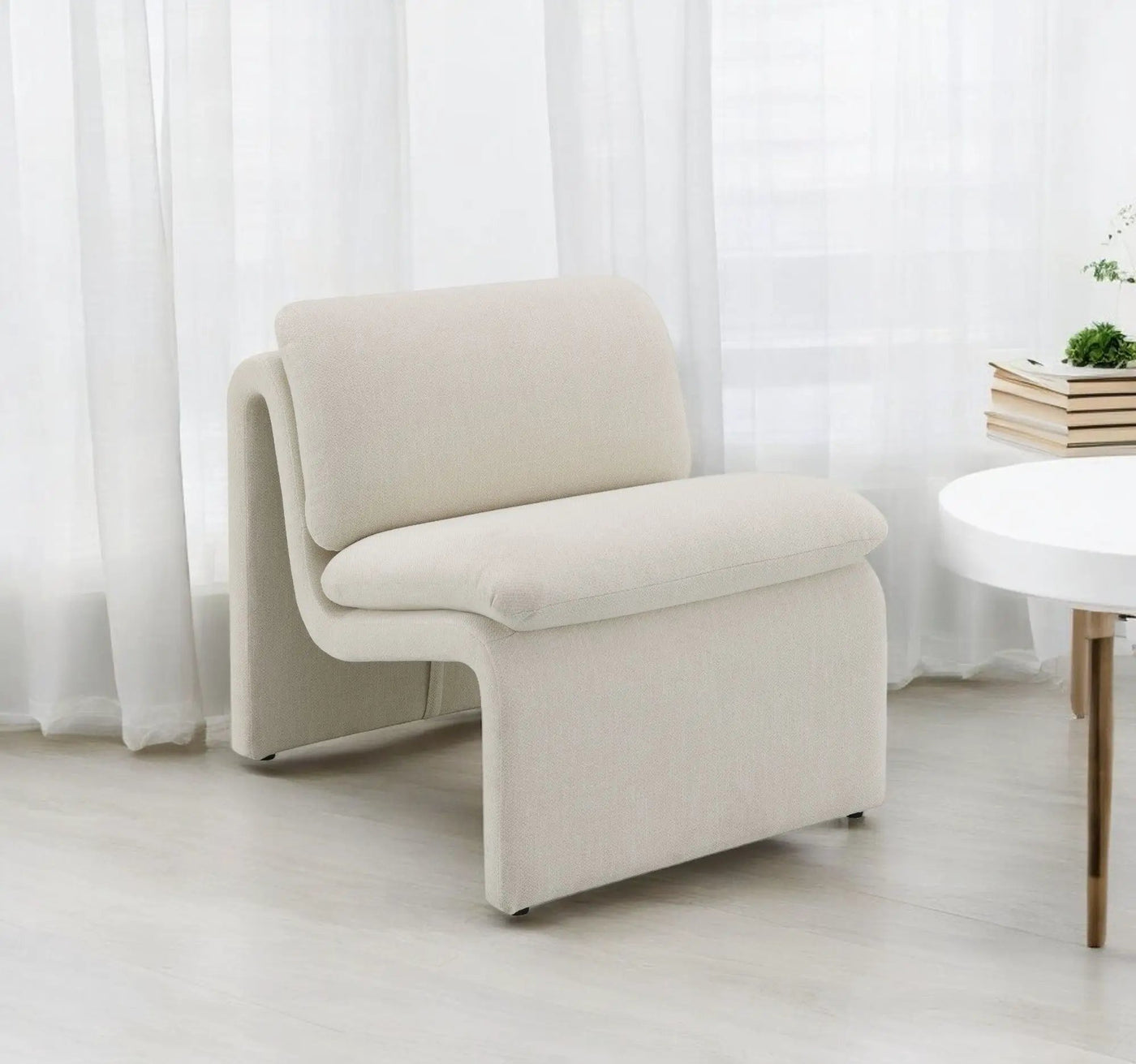 Jaeda - Innovative Elegance Accent Chair In Curved Shape by HouseOfZazla