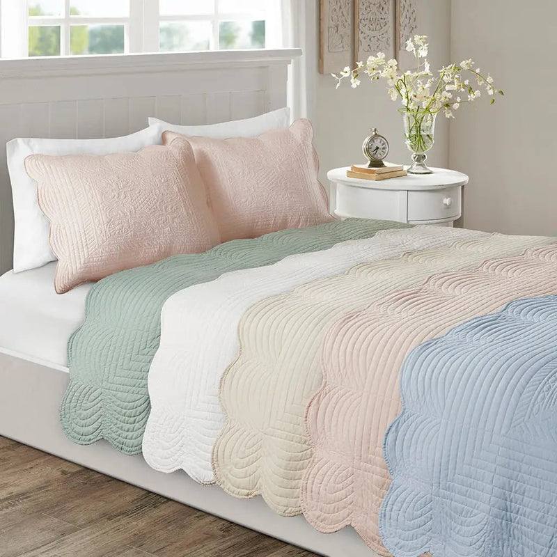3 Piece Reversible Scalloped Edge Quilt Set White King/Cal King by HouseOfZazla