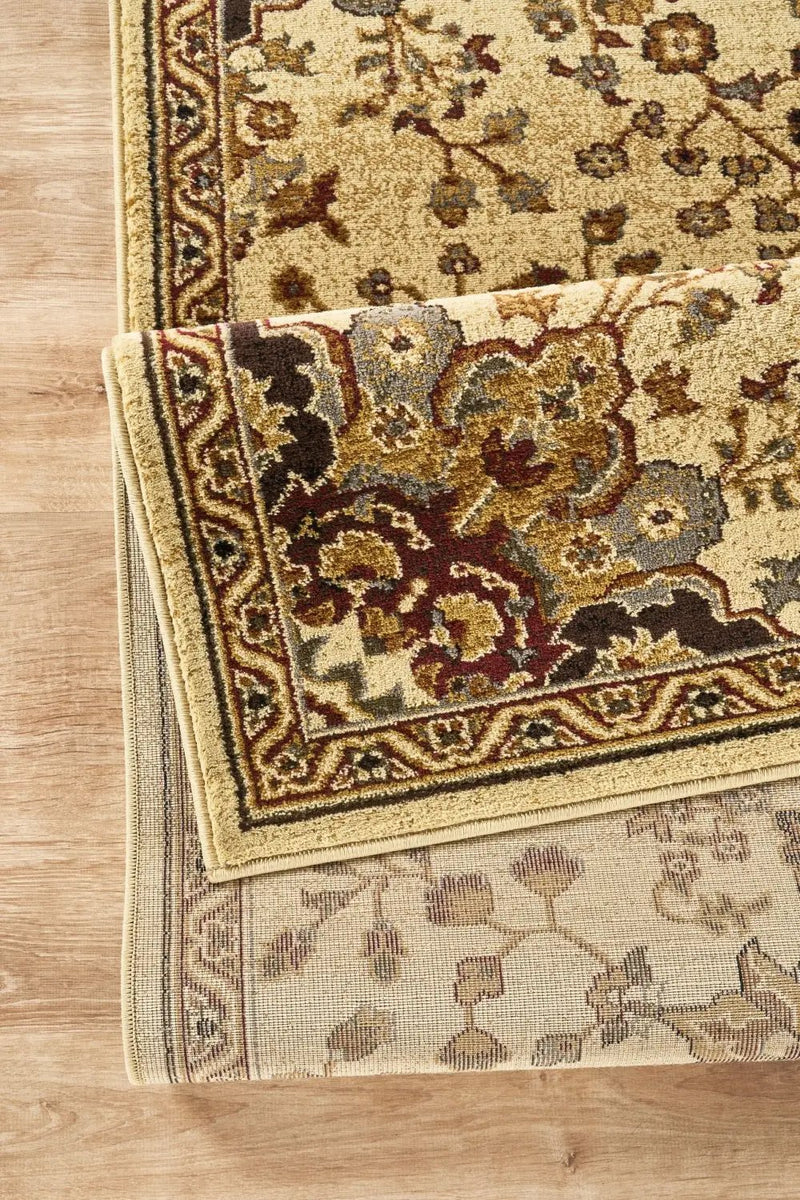 Classic GC_VIN5014 Cream Area Rug by HouseOfZazla