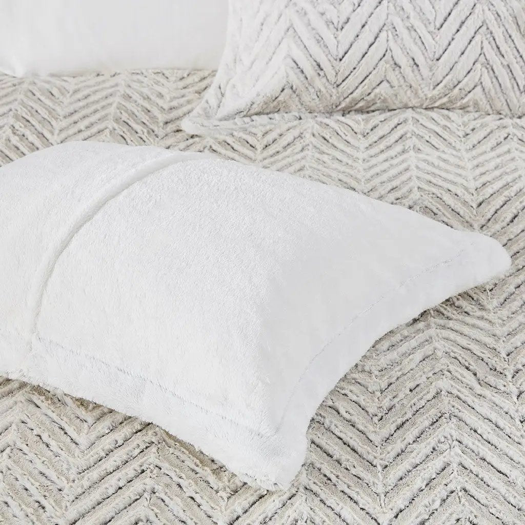 Full/Queen Ultra Plush Down Alternative Comforter Set by HouseOfZazla