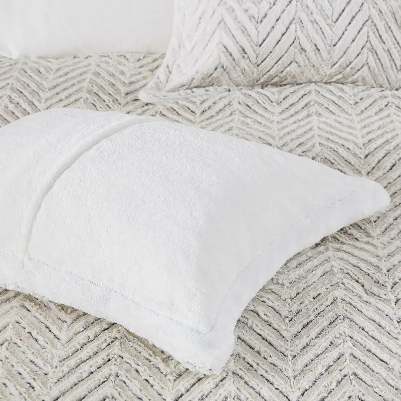 Full/Queen Ultra Plush Down Alternative Comforter Set by HouseOfZazla