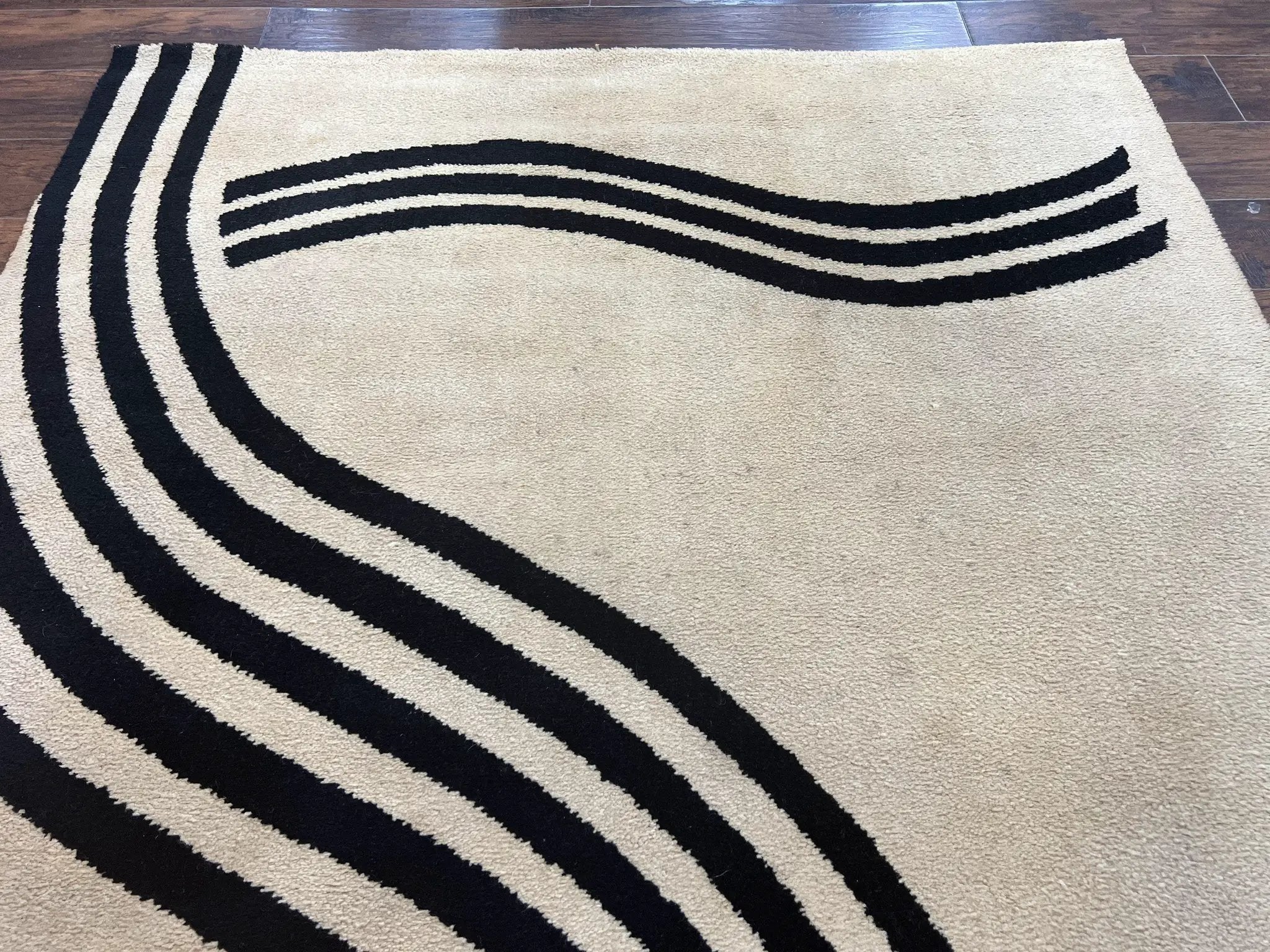 Modern Rug 6x9, Cream and Black, Abstract Pattern by Jewel Rugs