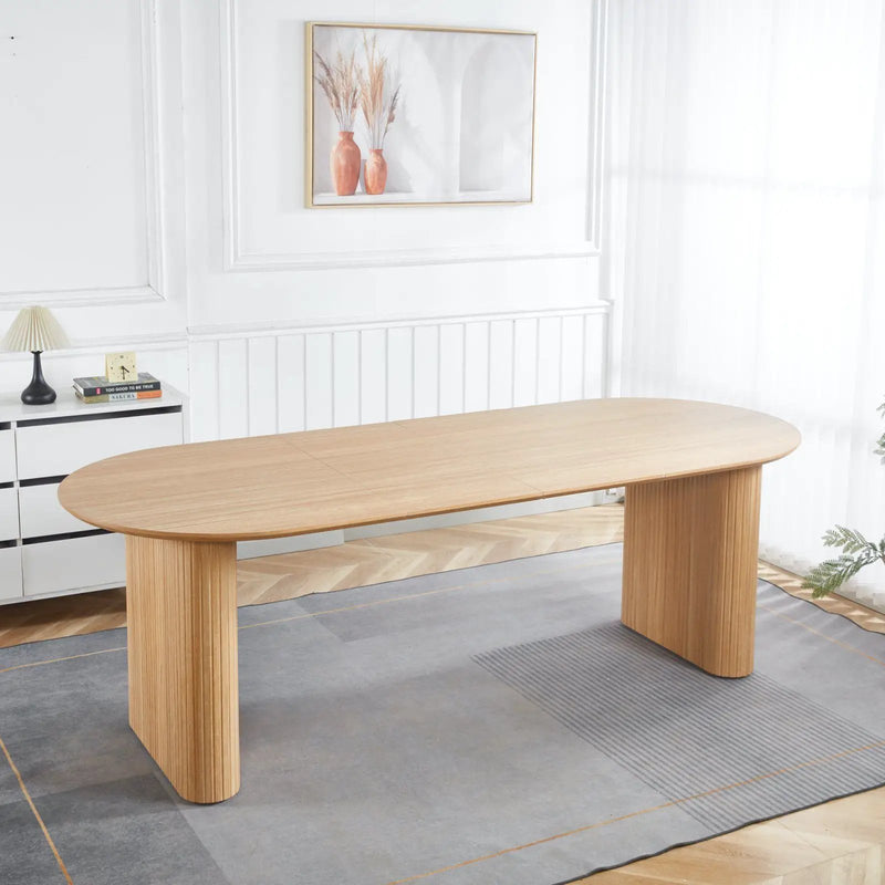 Extensible Dining Table, Suitable For 4 - 6 People - Oak by HouseOfZazla