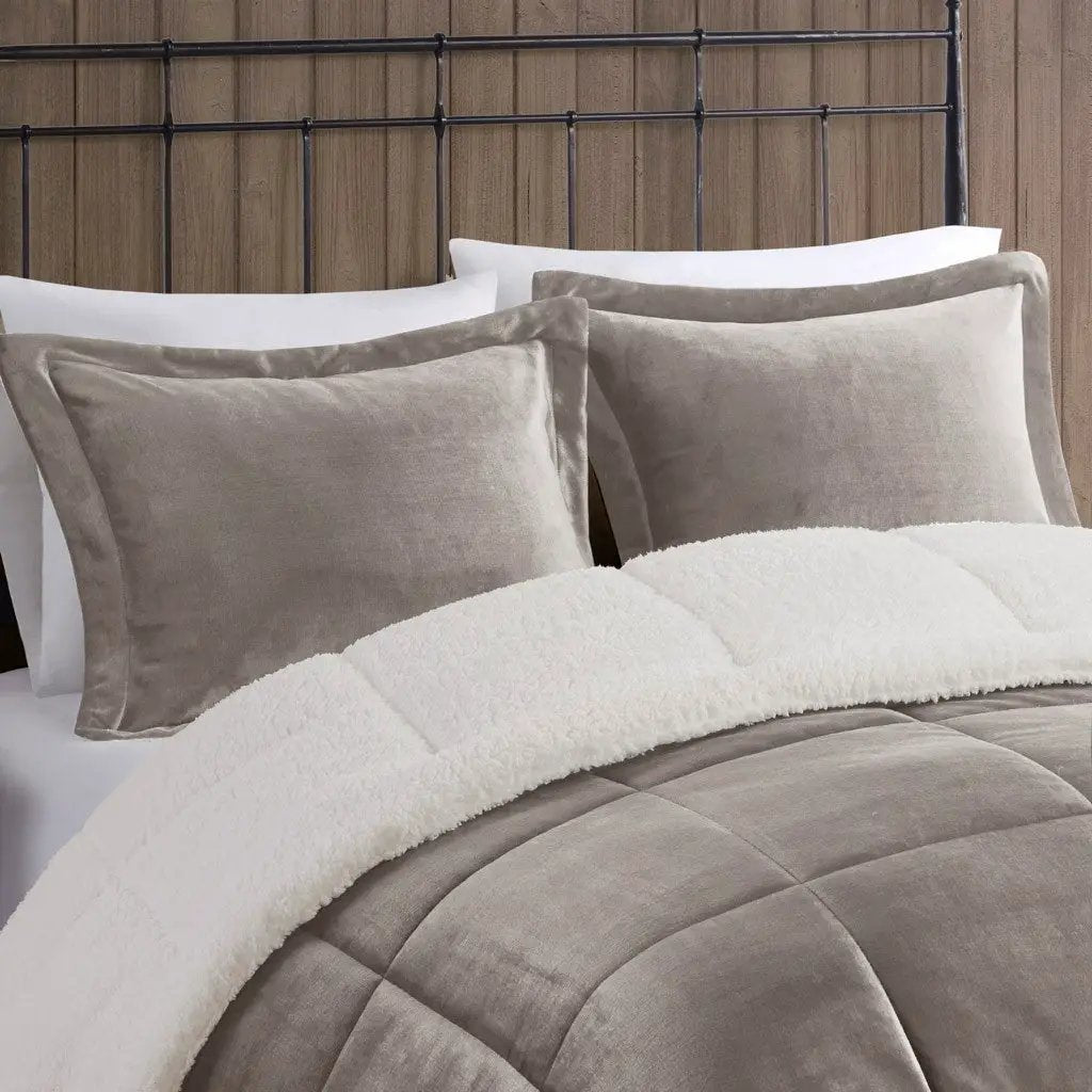 King Plush to Sherpa Down Alternative Comforter Set by HouseOfZazla
