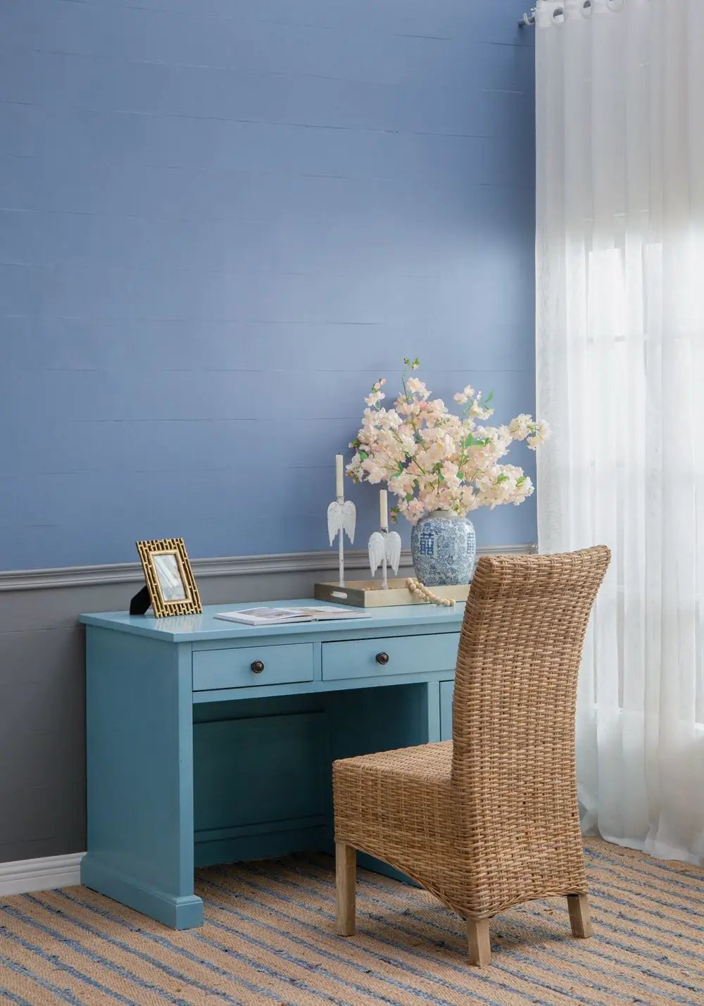 Natural Desk Stylish Design by HouseOfZazla