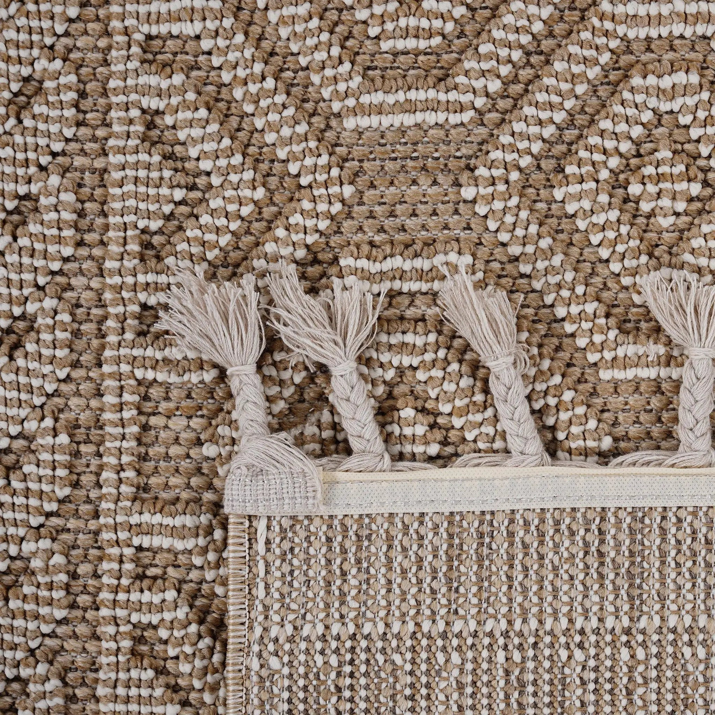 Guros Collection 6.7X9 Area Rug by HouseOfZazla