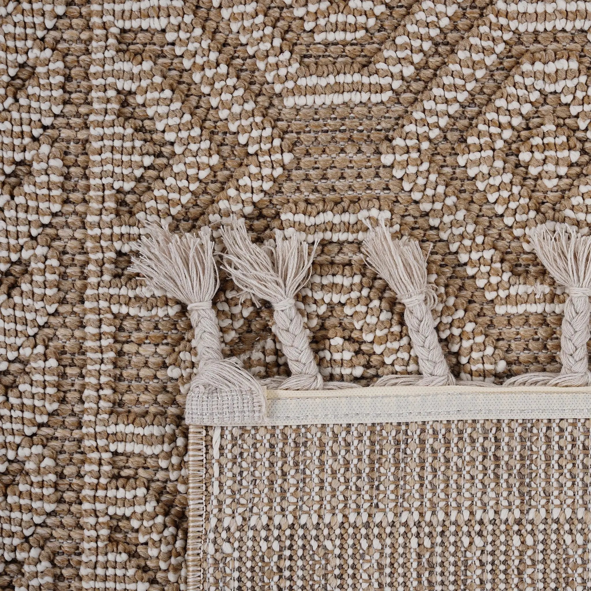 Guros Collection 6.7X9 Area Rug by HouseOfZazla