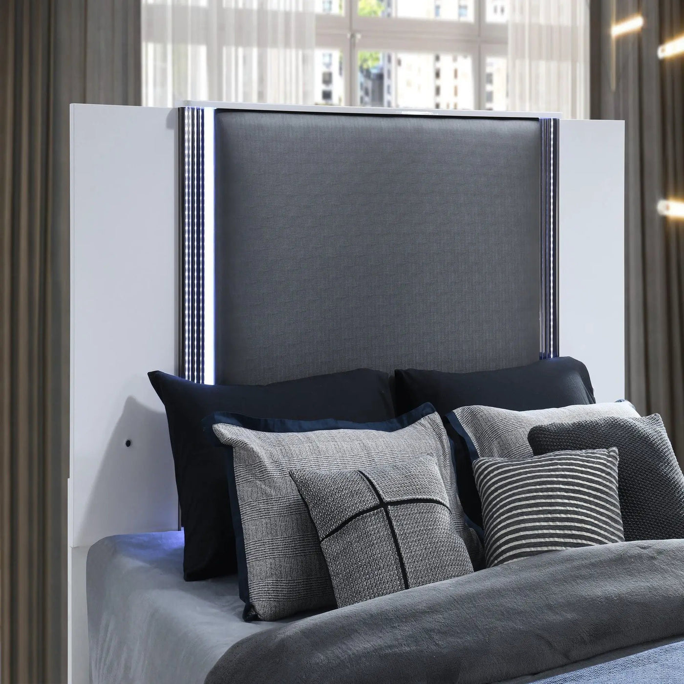 Moon - 5 Pieces Bedroom Set With LED Accent by HouseOfZazla
