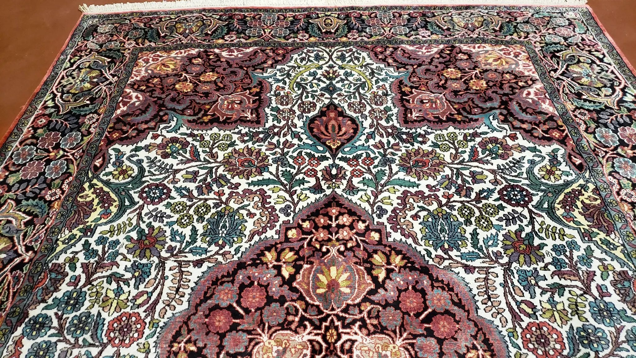 Indian Kashmiri Silk Rug 6x10, Ivory, Floral Medallion by Jewel Rugs