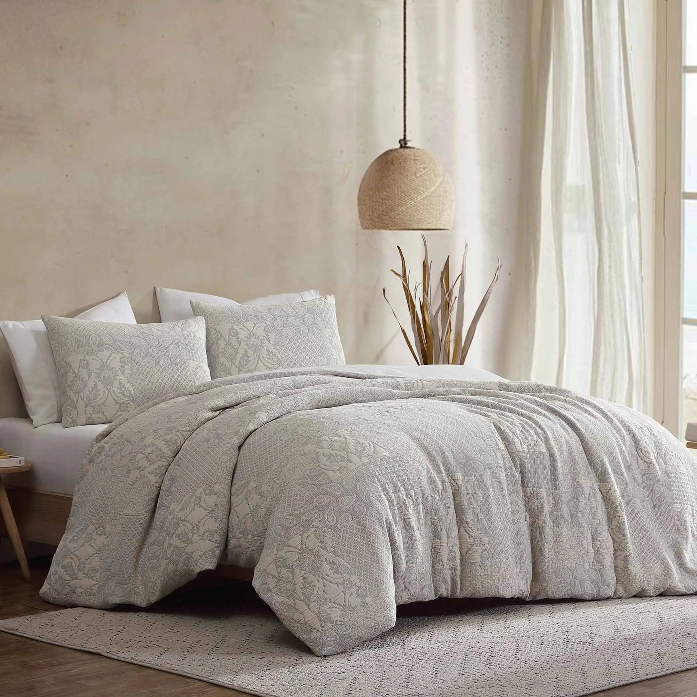 Paisley 3 Piece Ivory Cotton Matelassé Comforter Set by HouseOfZazla