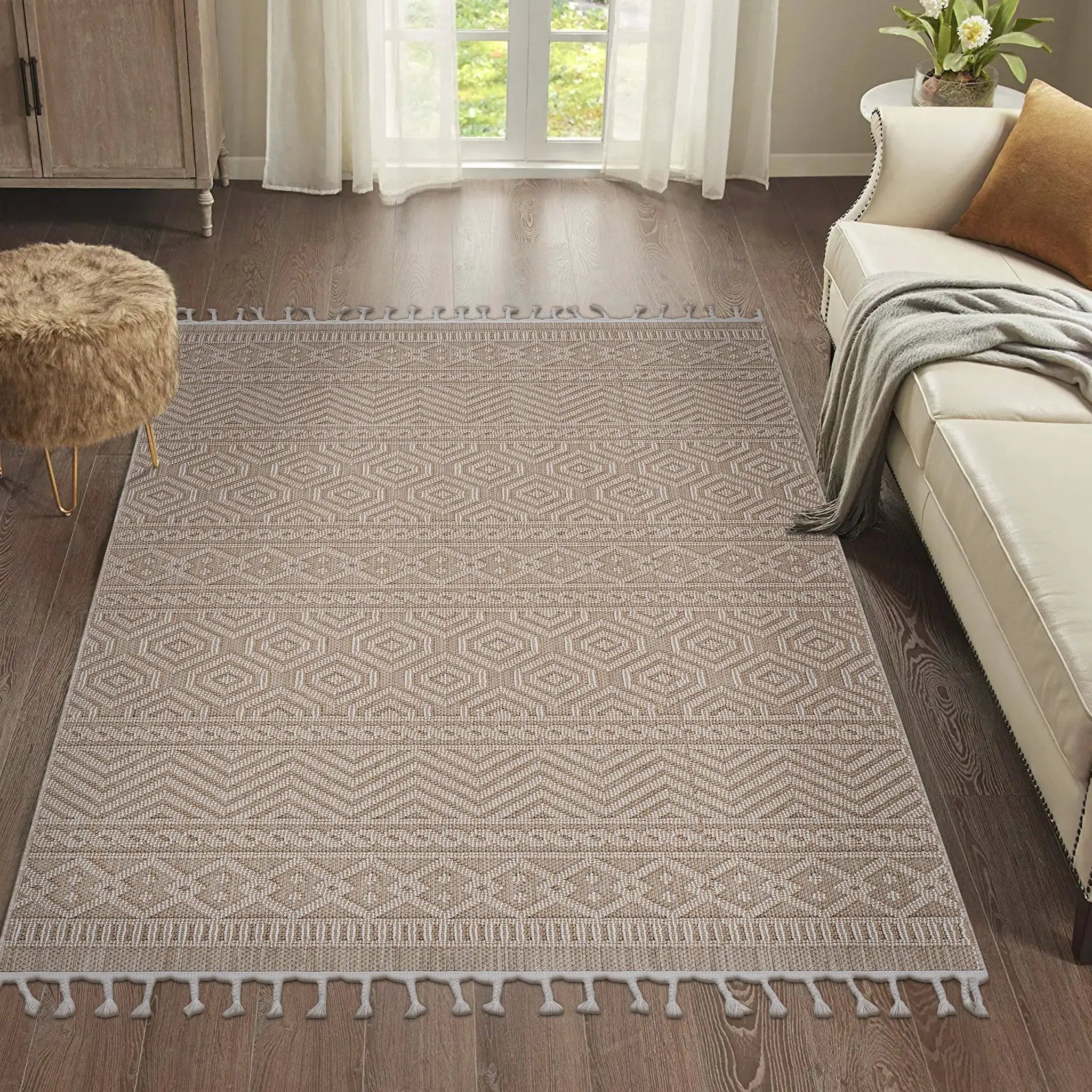 Guros Collection 6.7X9 Area Rug by HouseOfZazla