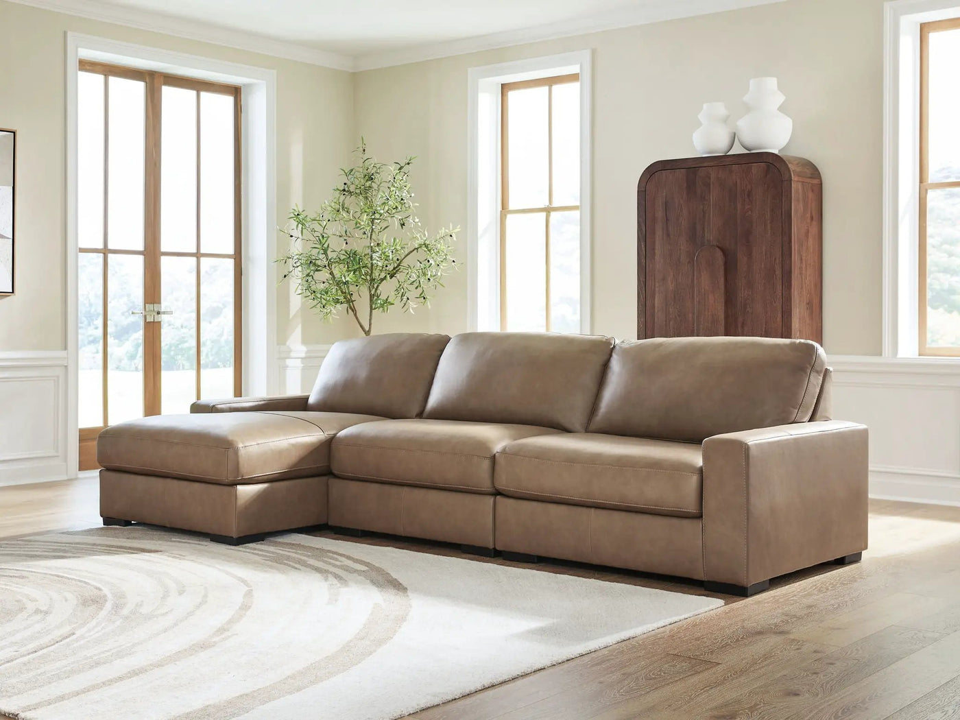 Veronella - Sectional by Unique Piece Furniture