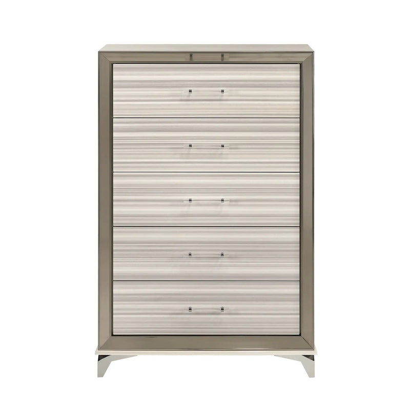 Star - Chest - White by HouseOfZazla