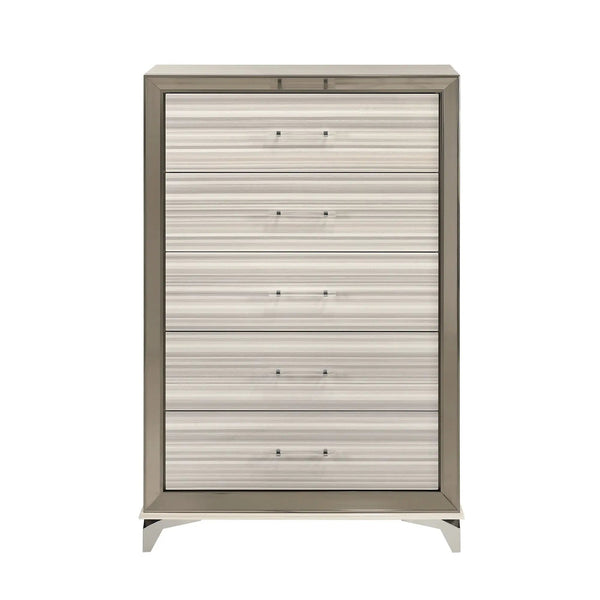 Star - Chest - White