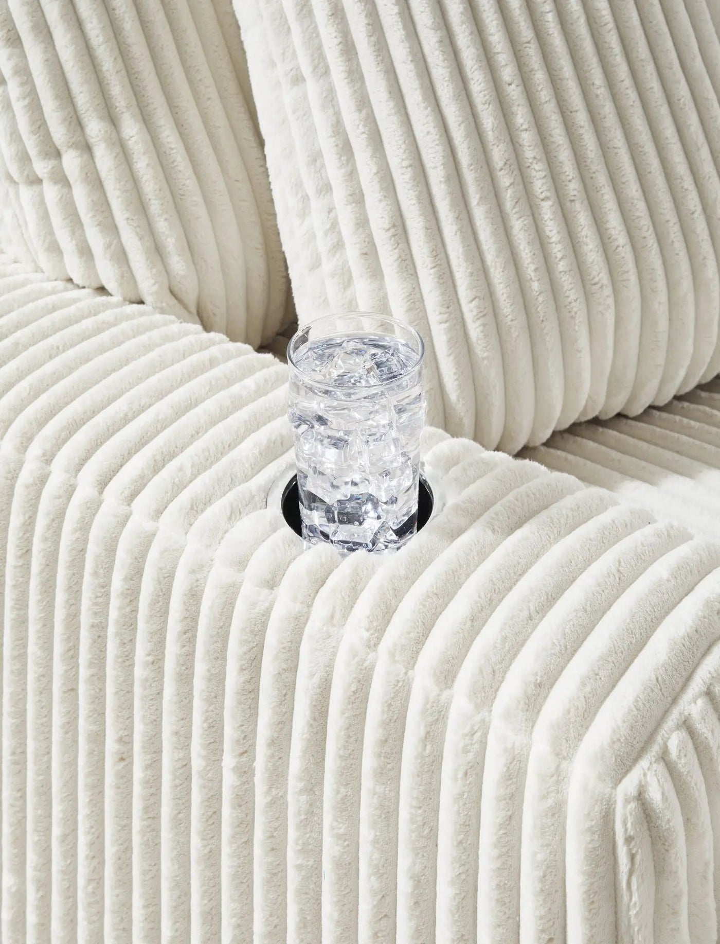 Lindyn - Chaise by Unique Piece Furniture
