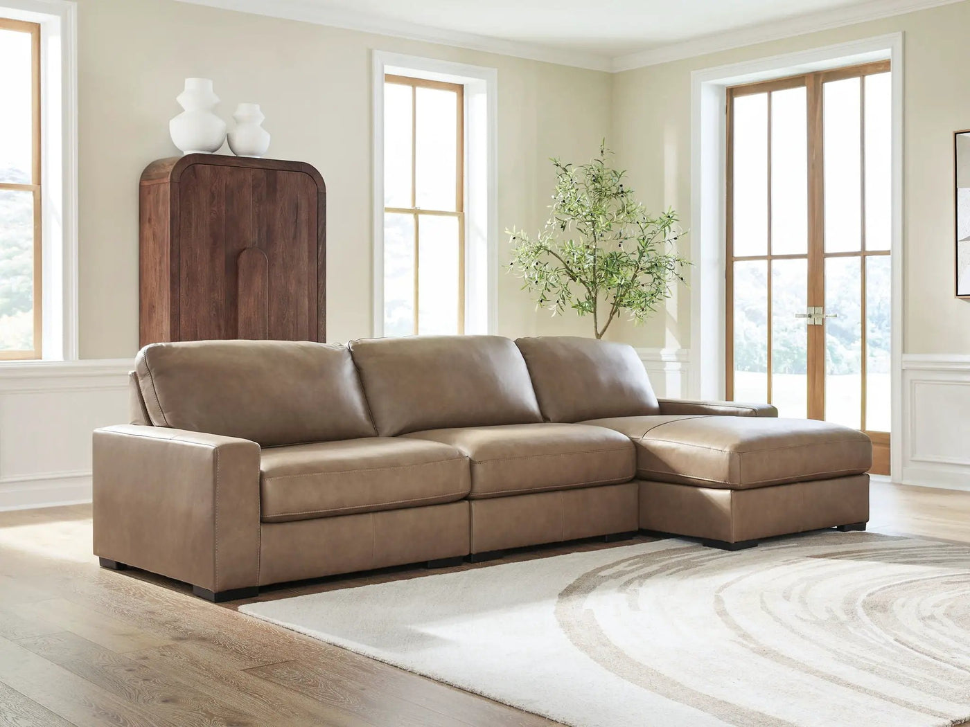 Veronella - Sectional by Unique Piece Furniture