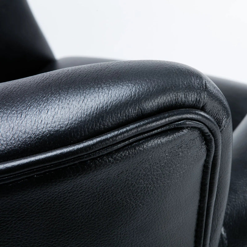 Hadley - Club Chair by HouseOfZazla