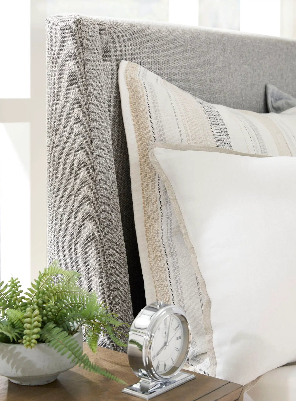 Lindon - Complete Upholstered Island Bed, photo 13 of 24