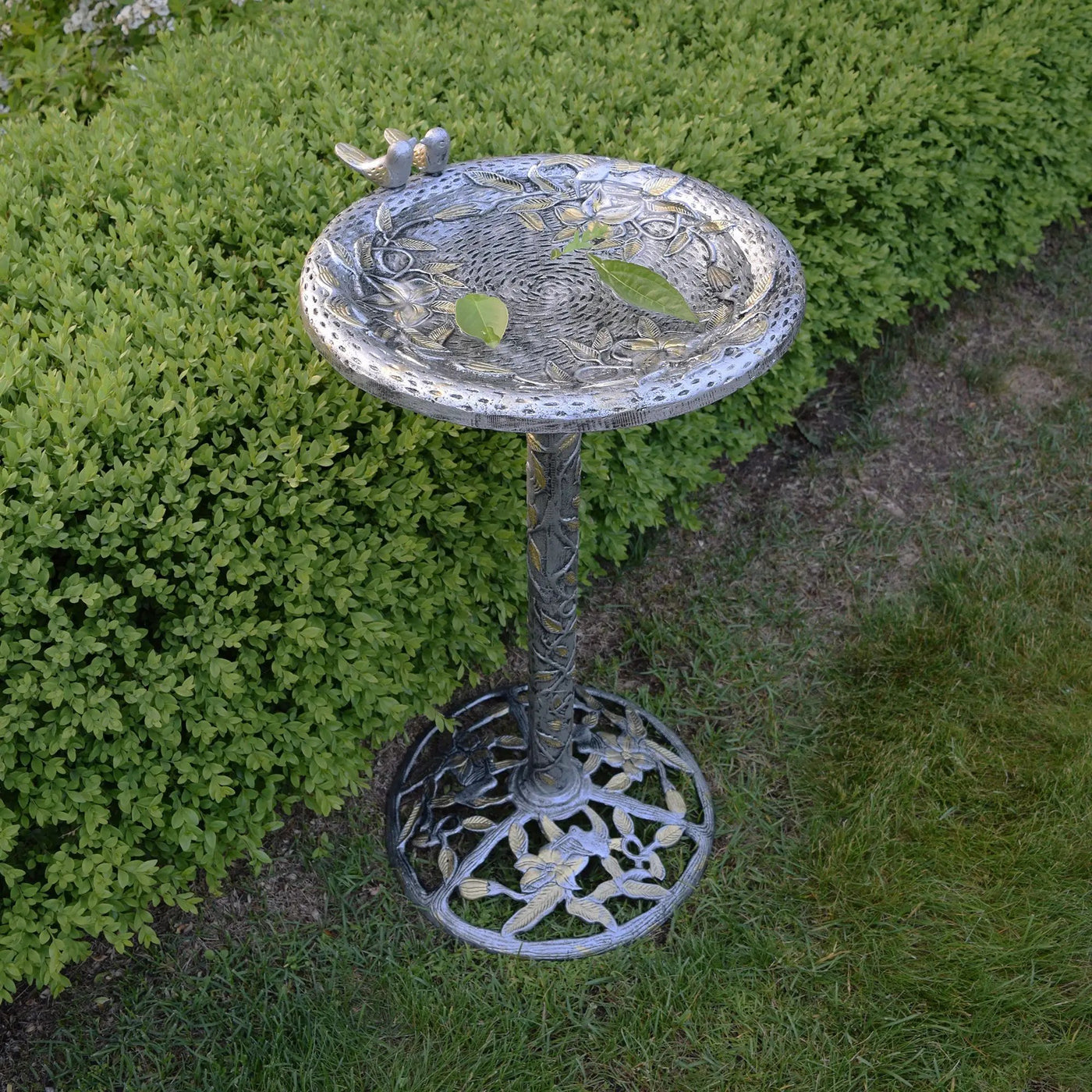 Round Cast Aluminum Metal 32-in Bird Bath with Hummingbirds by Sharicks