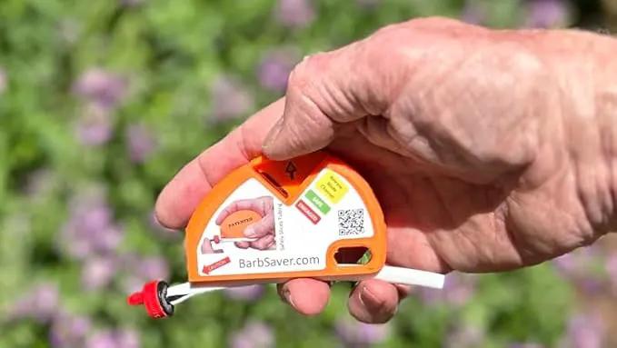 BarbSaver Drip Irrigation Cutter Tool – Reuse Barbed Parts, Fittings, In-Line Emitters, Drippers, Bubblers and Micro-sprayers, by Easily Cutting Away 1/4" Micro-drip Tubing. by GreenHaven Gardens