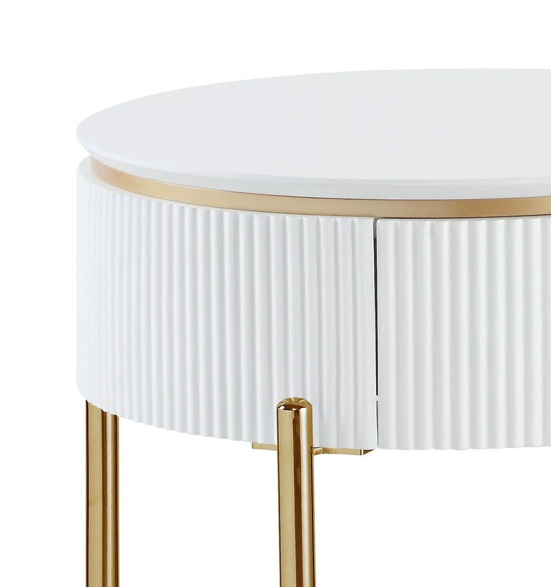 Daveigh - High Gloss End Table - Gold / White by Unique Piece Furniture