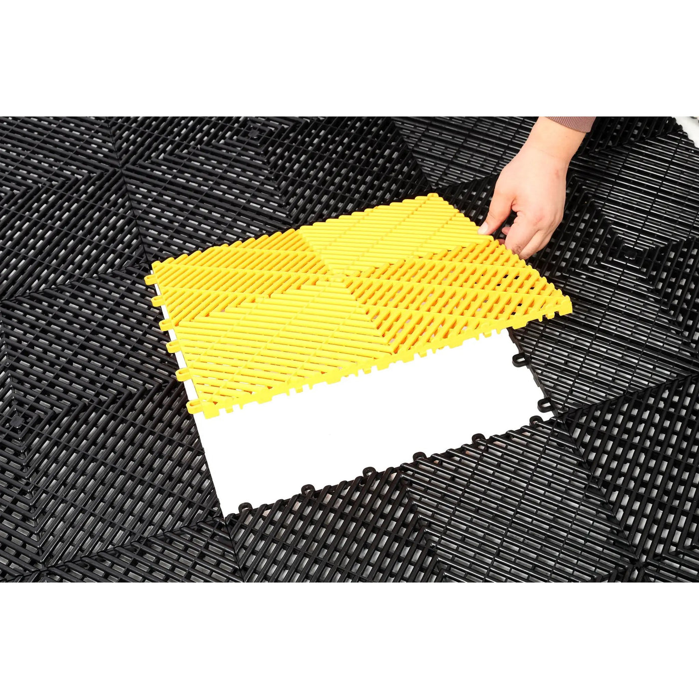 25pcs Plastic Garage Floor Mats by HouseOfZazla
