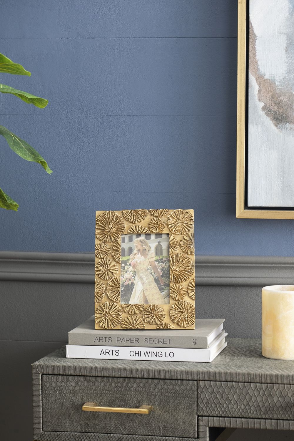 Gold Photo Frame Set of 2 with Vintage Design - 7.3" x 9.3", photo 5 of 16