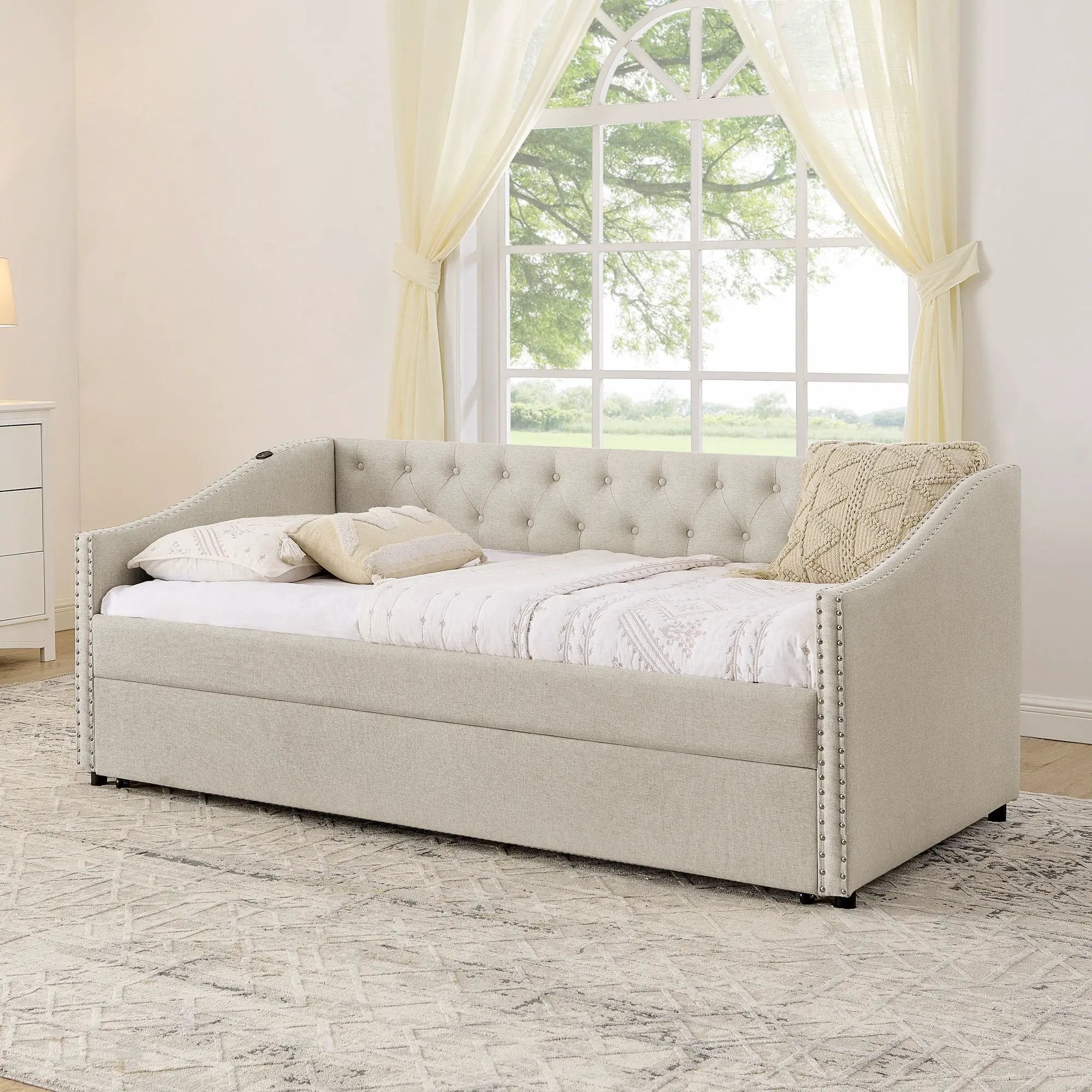 Upholstered Daybed With USB Charging & Pull Out Bed