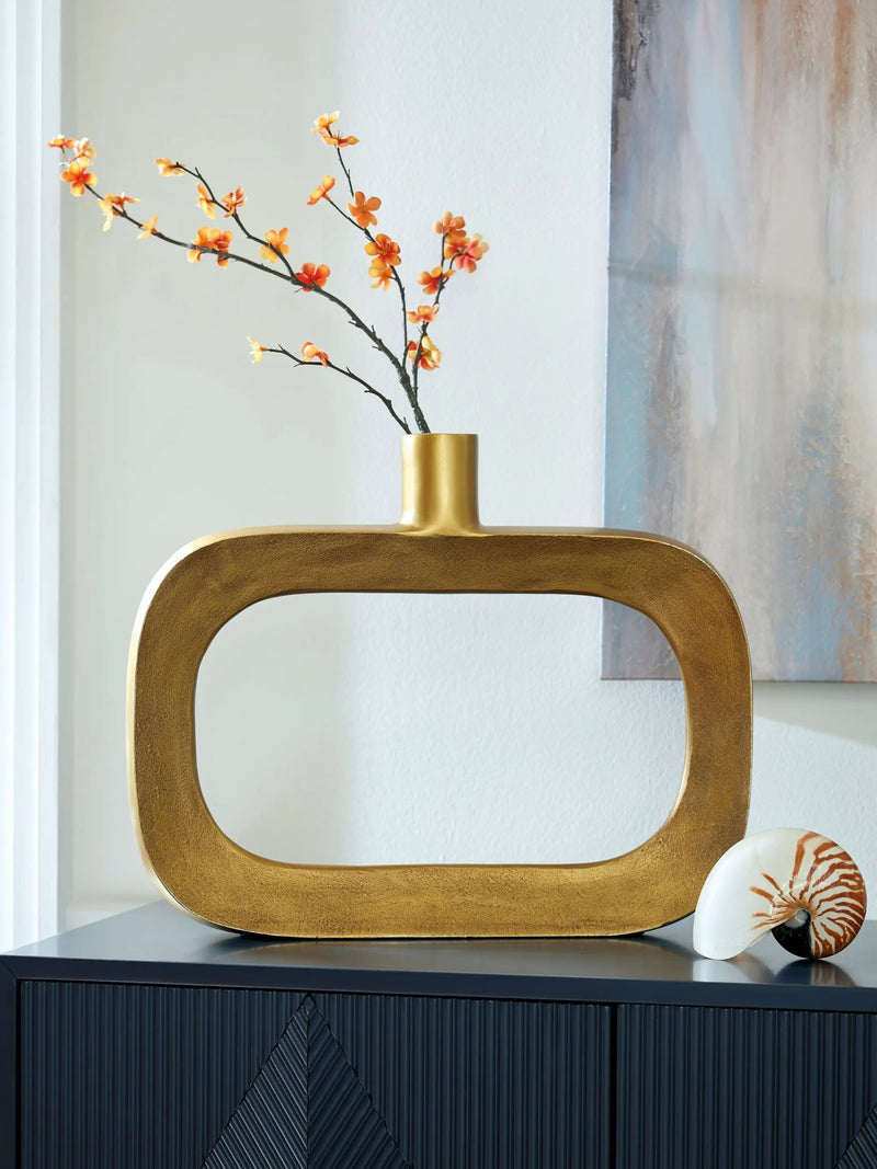 Lawtonville - Vase by Unique Piece Furniture