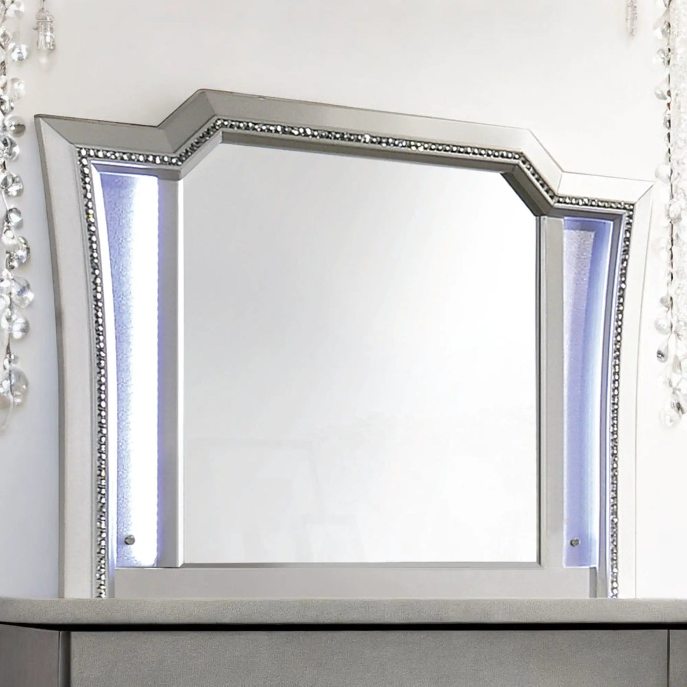 Kaitlyn - Mirror With LED by HouseOfZazla
