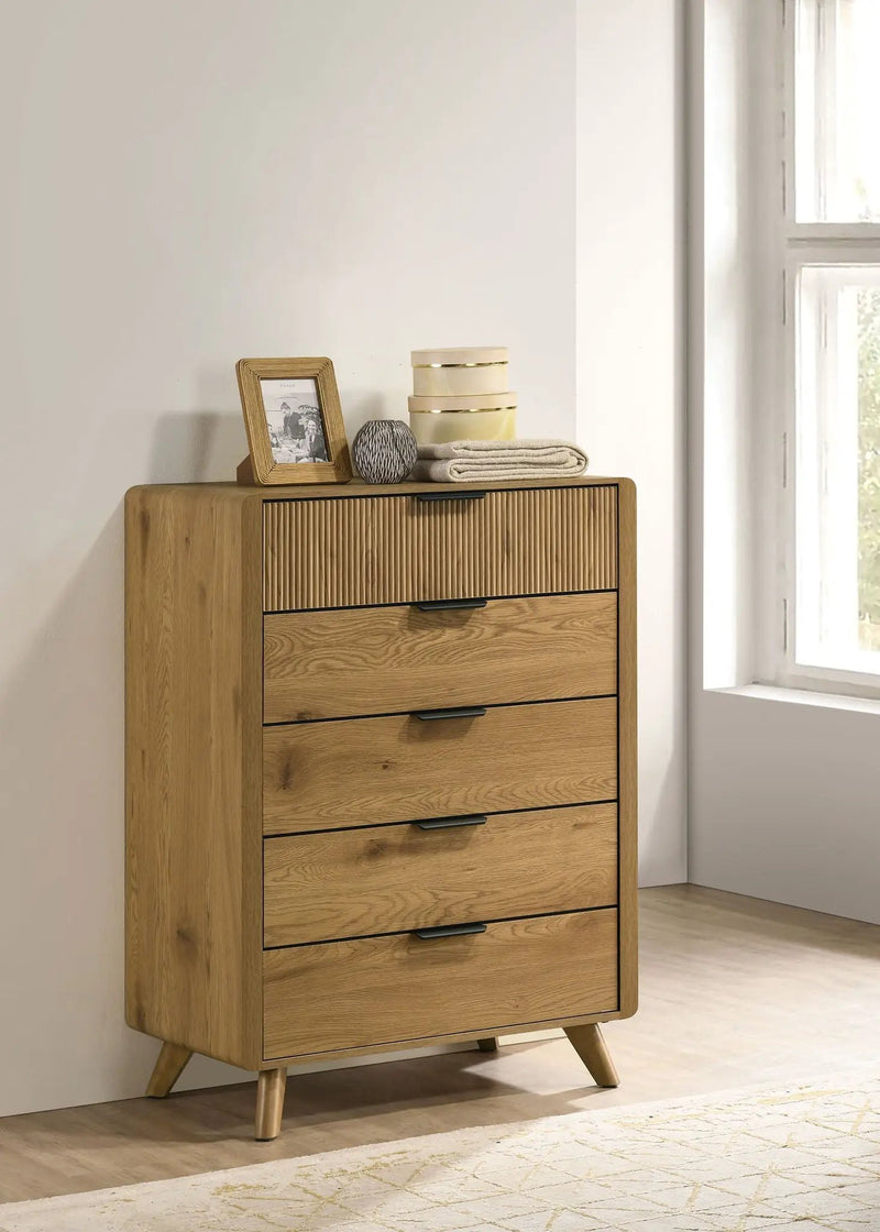Bennett 5-drawer Bedroom Chest of Drawers Light Oak by Unique Piece Furniture