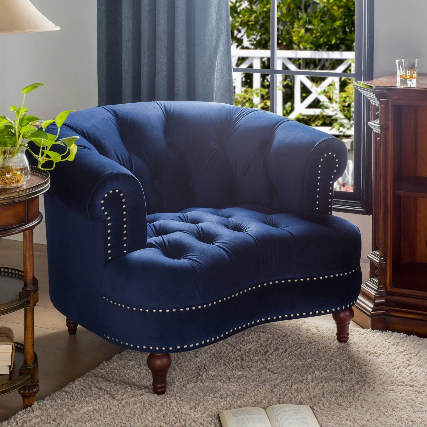 La Rosa - Victorian Tufted Upholstered Accent Chair by HouseOfZazla