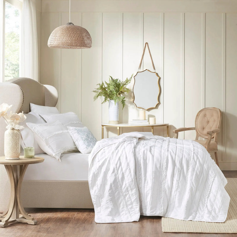4 Piece Reversible Ruffle Quilt Set with Throw Pillow White King/Cal King by HouseOfZazla