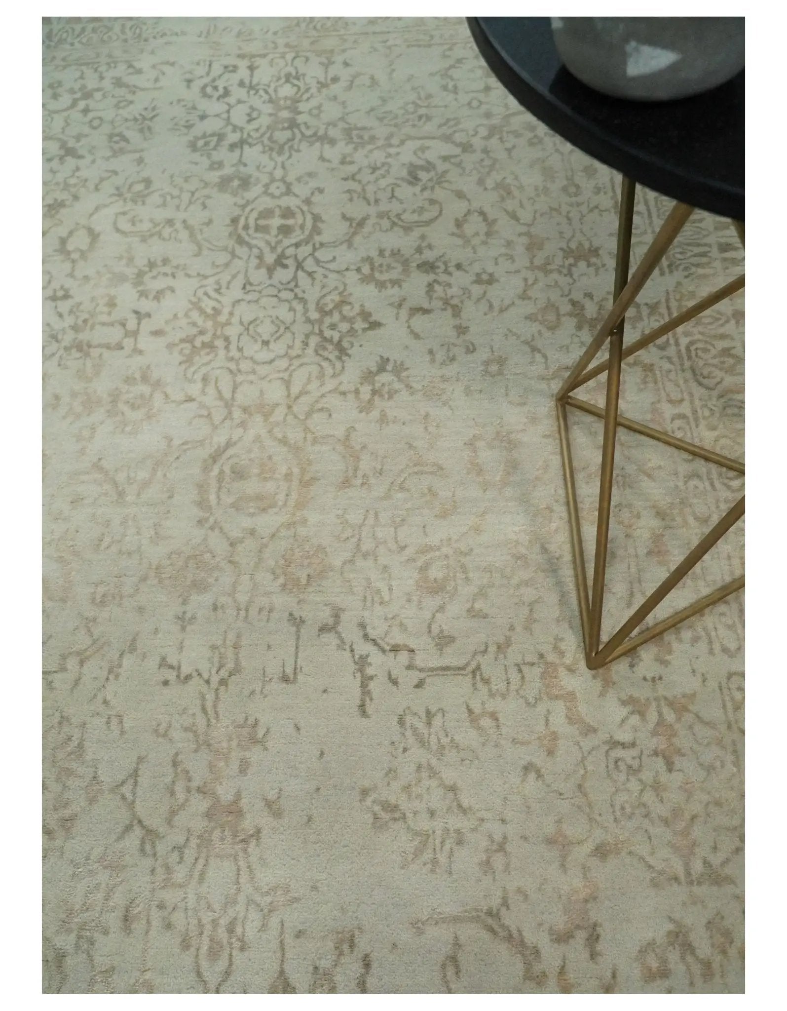 5x7 Fine Hand Knotted Beige and Brown Traditional Style Antique Wool and Silk Rug by The Rug Decor