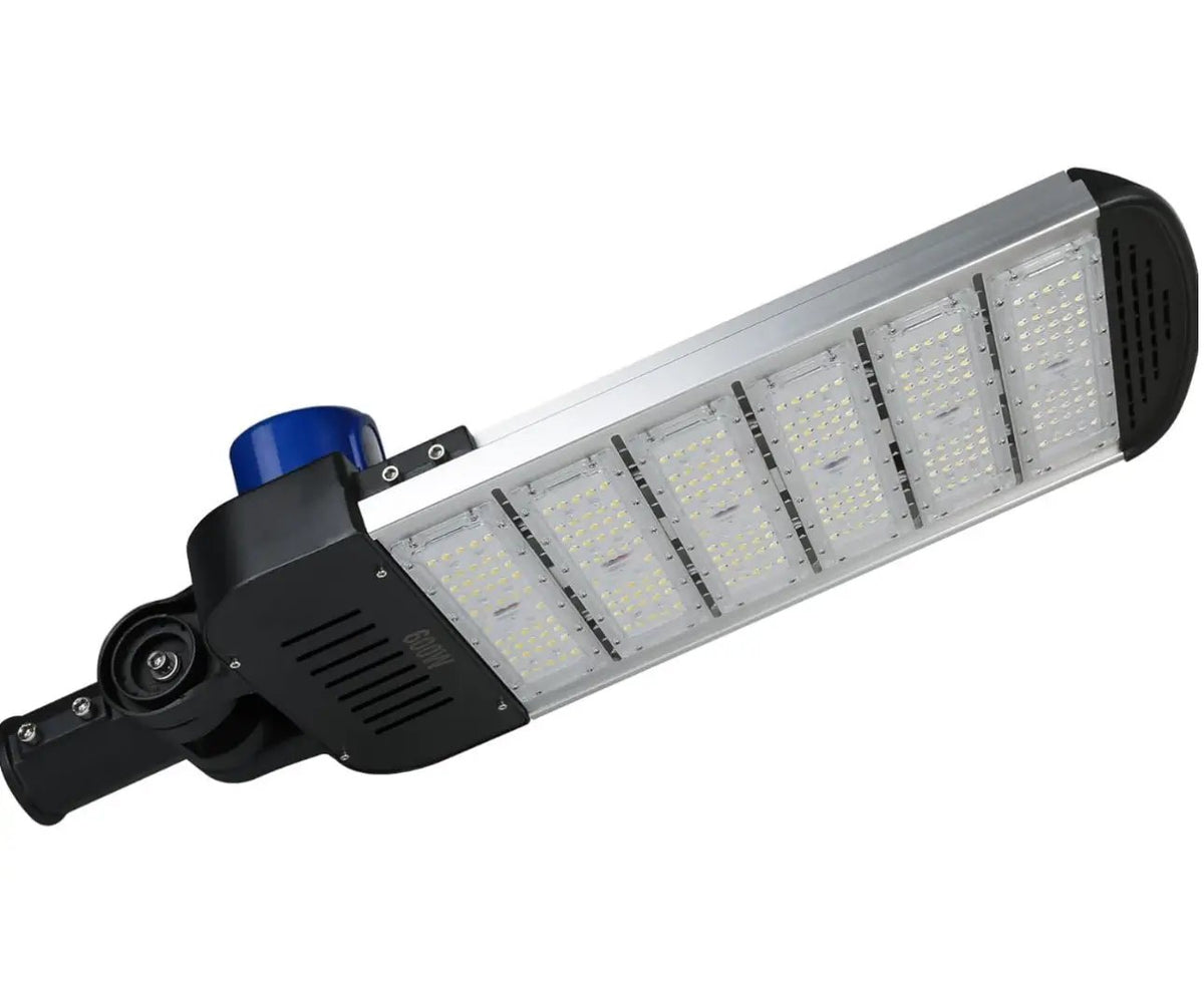 600W LED Parking Lot Lights Hard Wired , 60000LM 6000K with Dust to Dawn Photocell Sensor Slip Fitter by Outdoor Solar Outlet