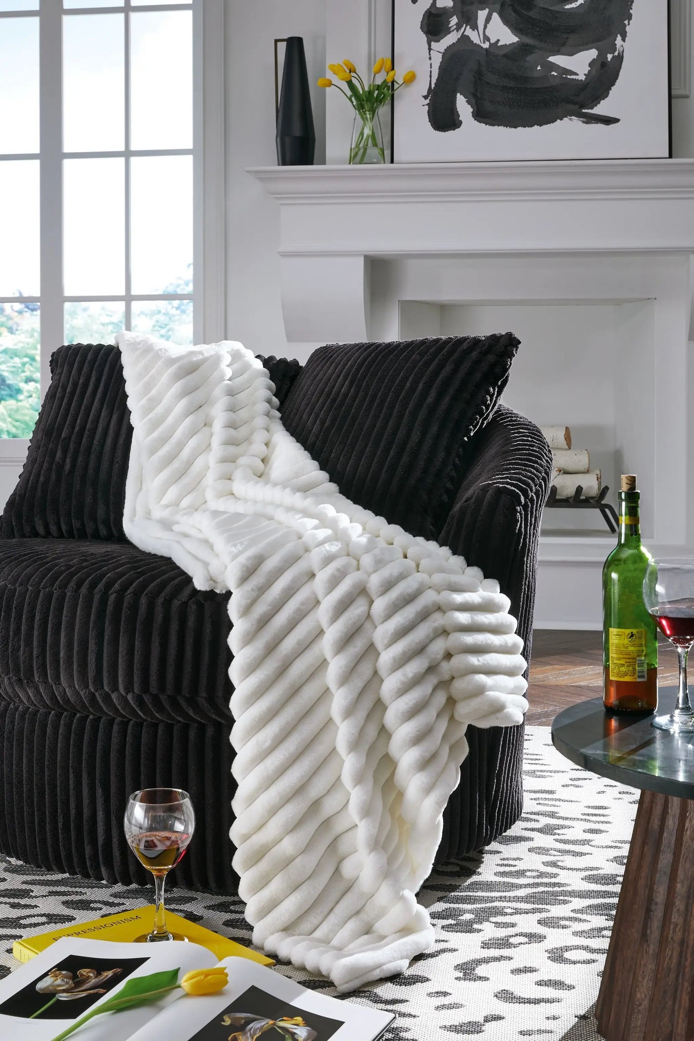 Alsonwell - Throw by Unique Piece Furniture