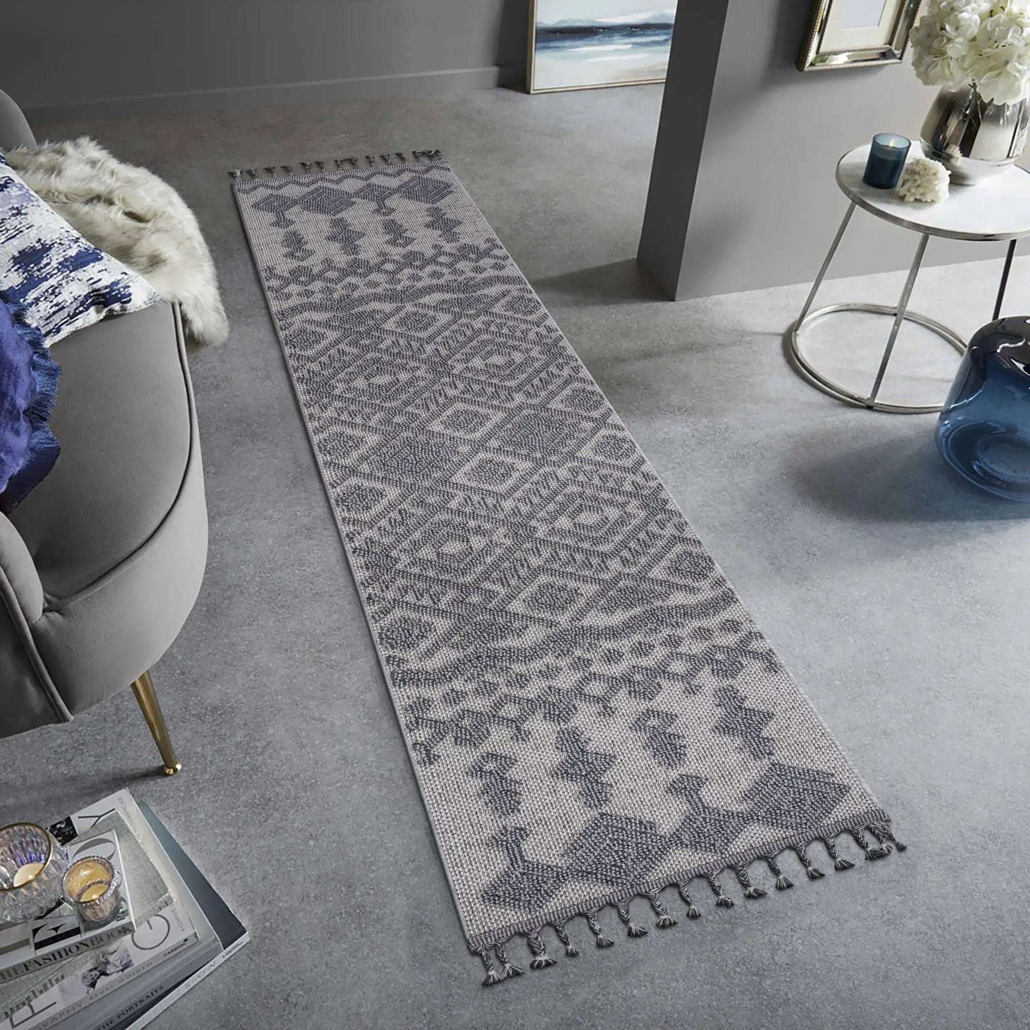 Guros - Trendy Traditional Indoor / Outdoor Rug by HouseOfZazla