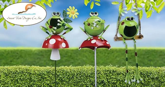 Sunset Vista Designs MF063 Swinging Froggy Hanging Buddy, Solar Powered Light by GreenHaven Gardens