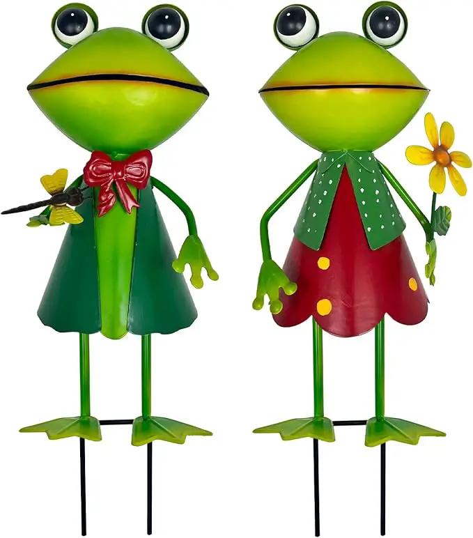 HONGLAND Frog Metal Yard Art - Cute Frogs Garden Decor for Outside - 3D Frog Figurines Outdoor Statues for Lawn Patio Pathway Yard Holiday (with Flower) by GreenHaven Gardens