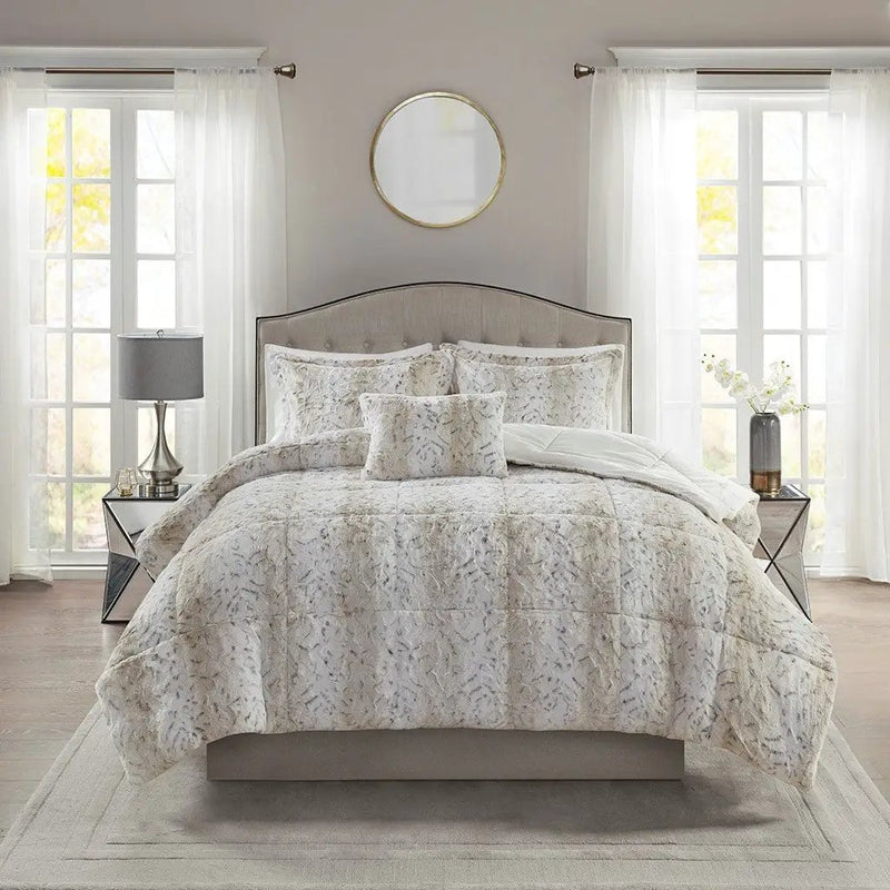 King 4PC Faux Fur Comforter Set by HouseOfZazla