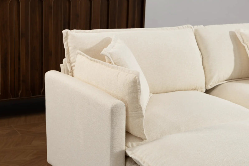 Modern 4-Seater Sectional Sofa with 2 Ottomans by HouseOfZazla