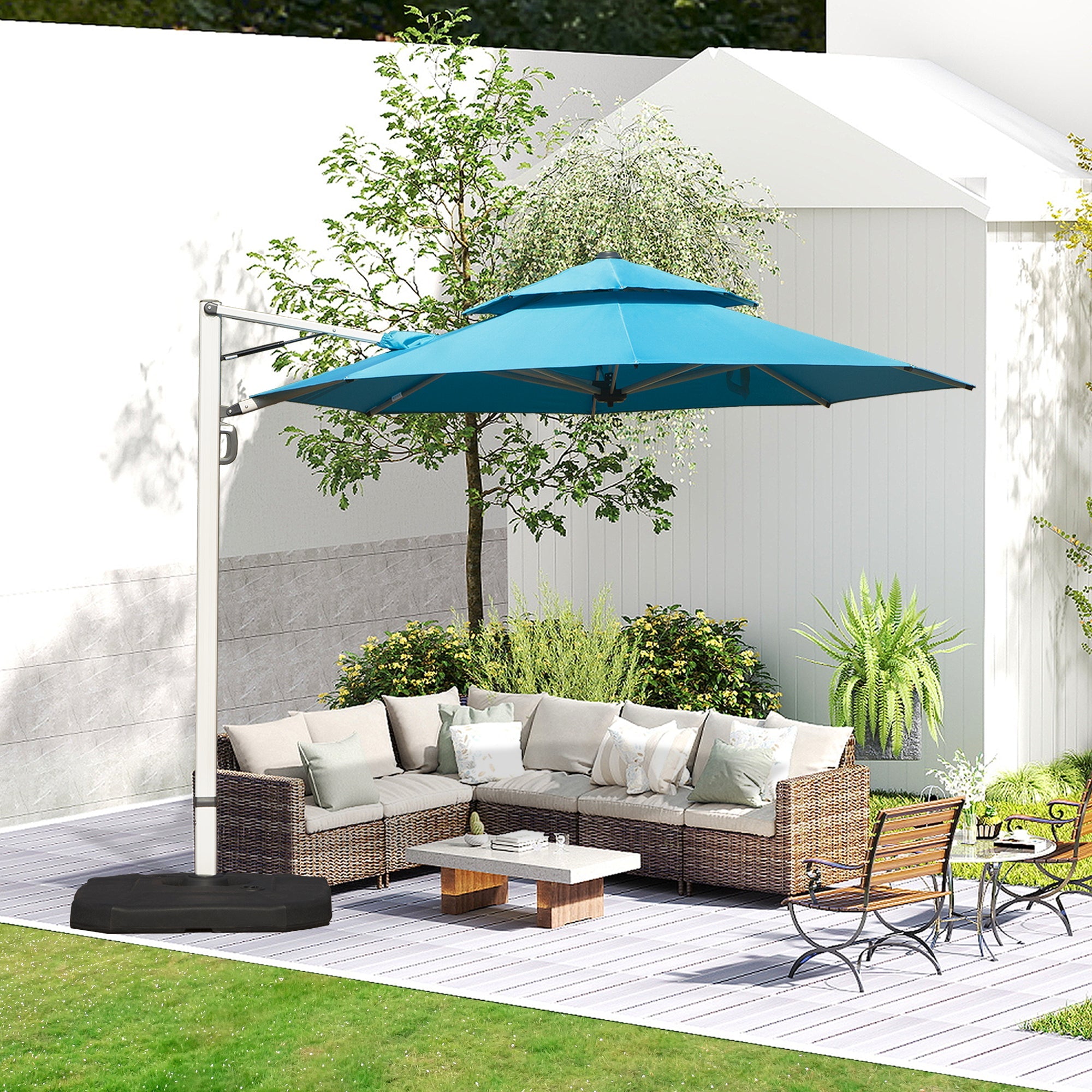 Round Cantilever Umbrella with Center Pole, Lake by HouseOfZazla