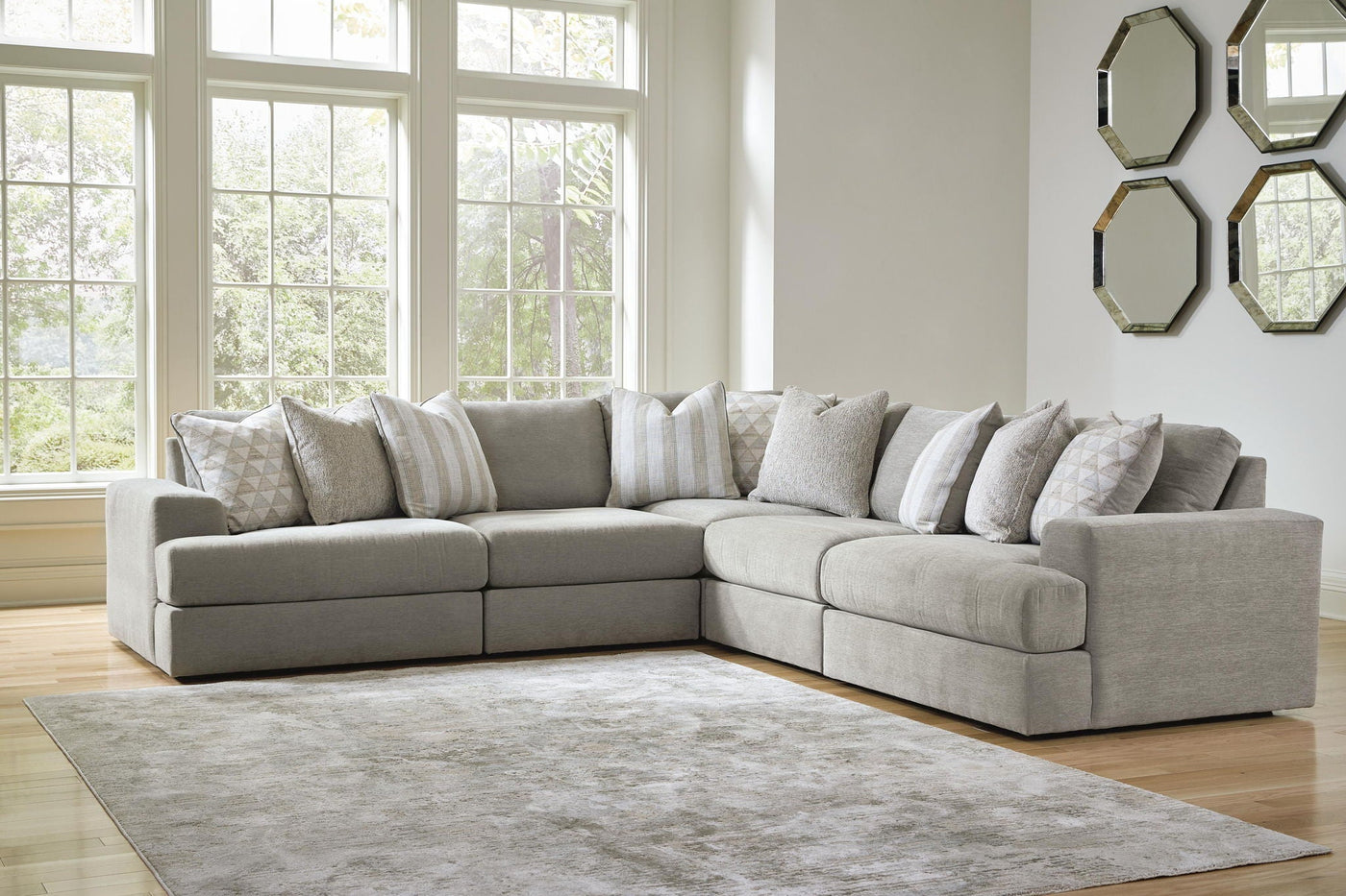 Avaliyah - Sectional by Unique Piece Furniture