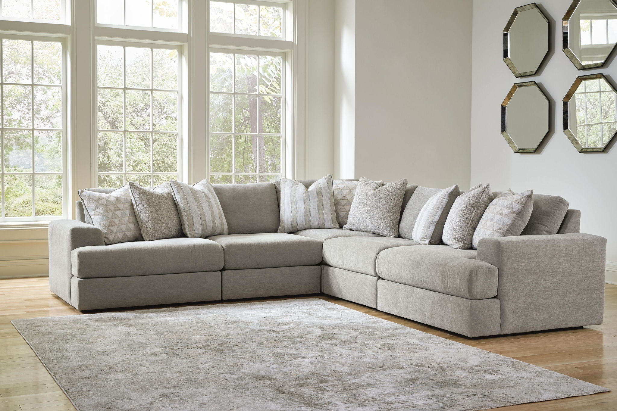 Avaliyah - Sectional by Unique Piece Furniture