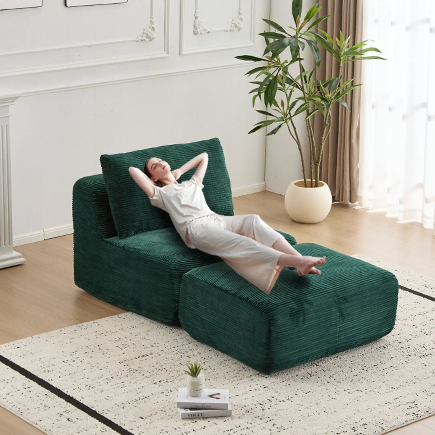 Single Chaise Longue With Movable Ottoman For Living Room by HouseOfZazla