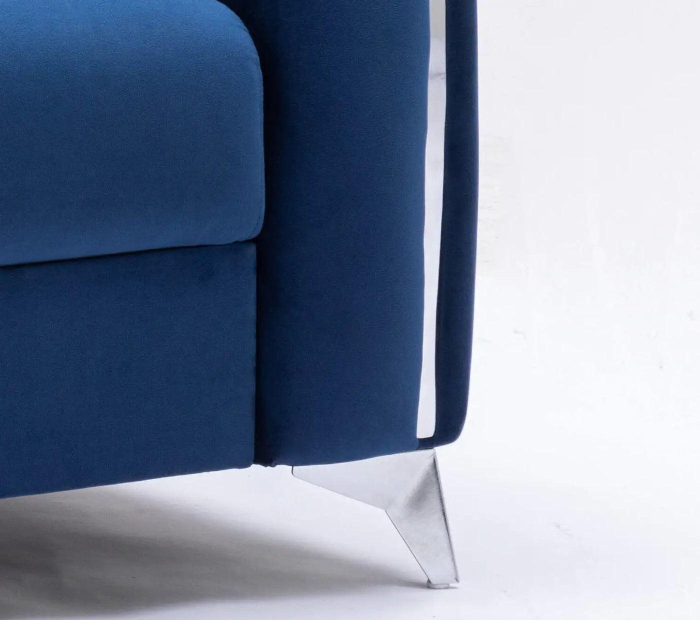 Wenona - Modern Elegance Sofa by HouseOfZazla