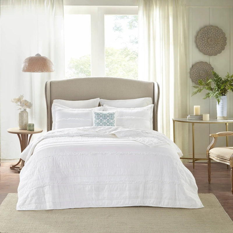 4 Piece Reversible Ruffle Quilt Set with Throw Pillow White King/Cal King by HouseOfZazla