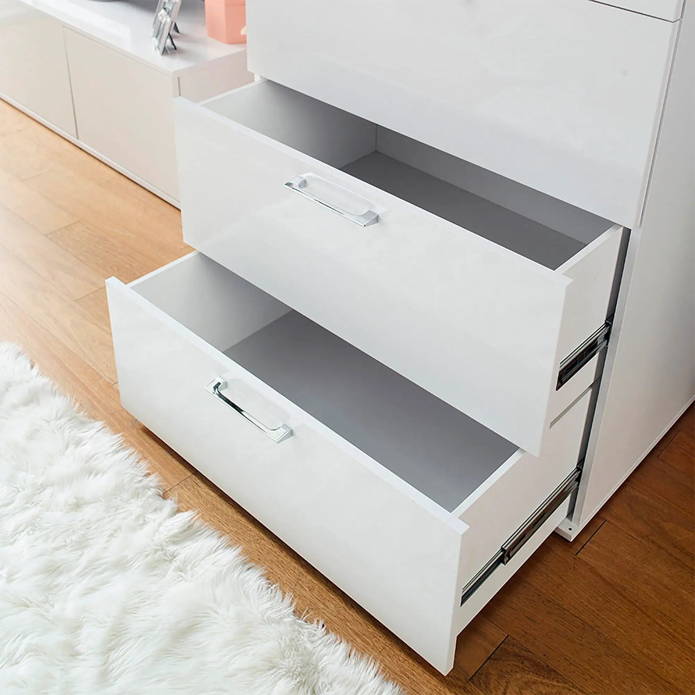 Bliss - Glossy 4 Drawer Jumbo Chest With Extra Deep Storage by HouseOfZazla