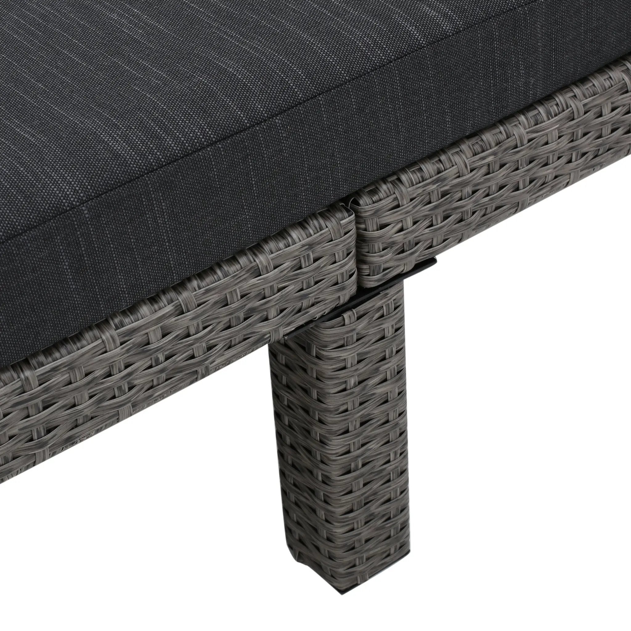 Puerta KD Chaise Lounge by HouseOfZazla